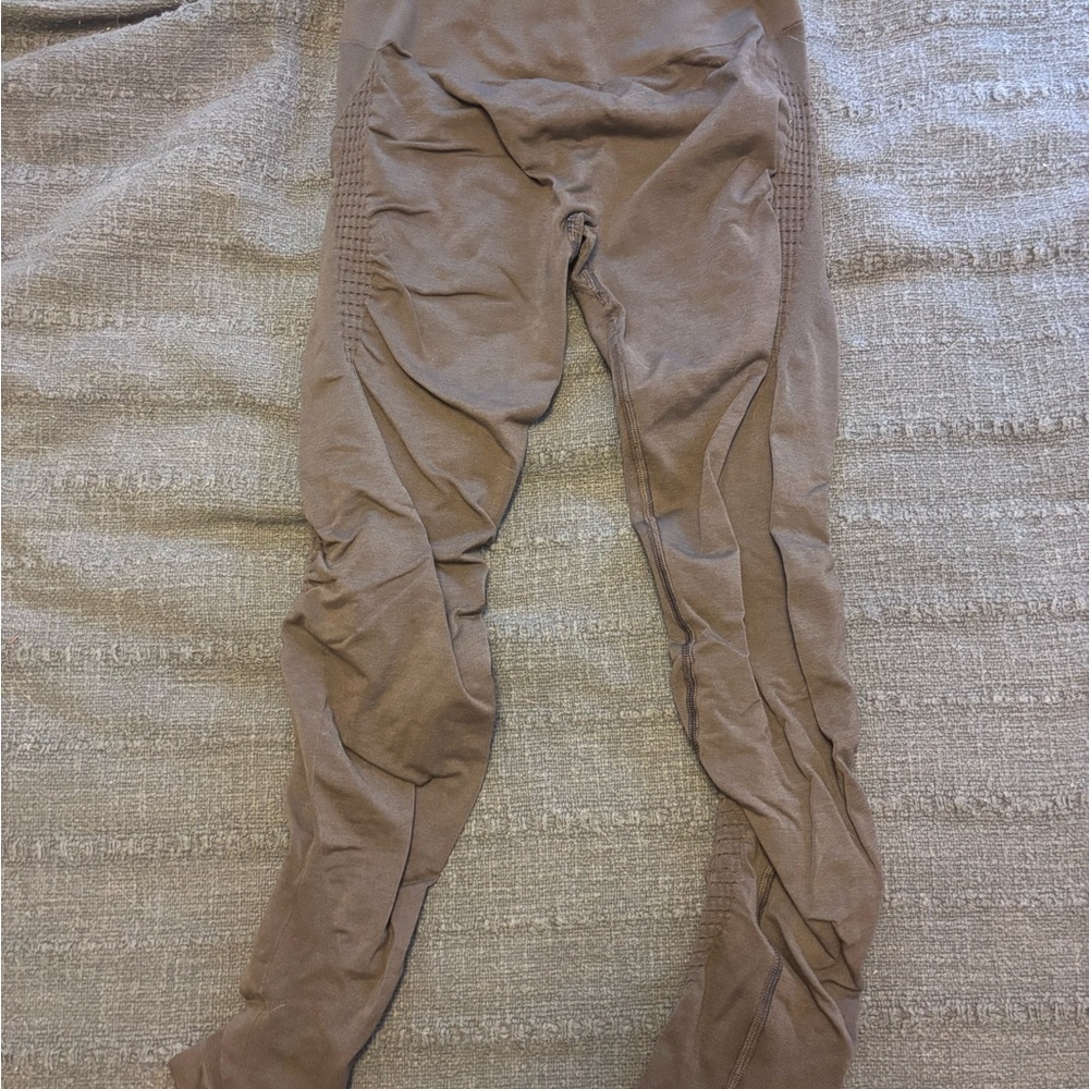 Alphalete Contour Leggings Skyscrapper - Picture 3 of 6
